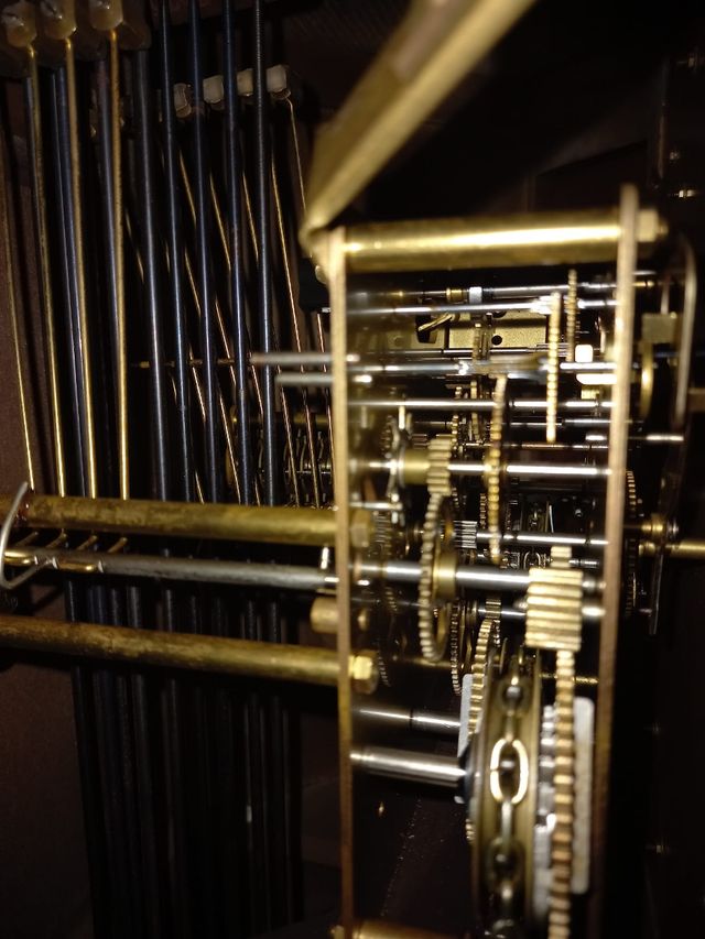 Reloj antiguo de pie esquinero( antigüedad )