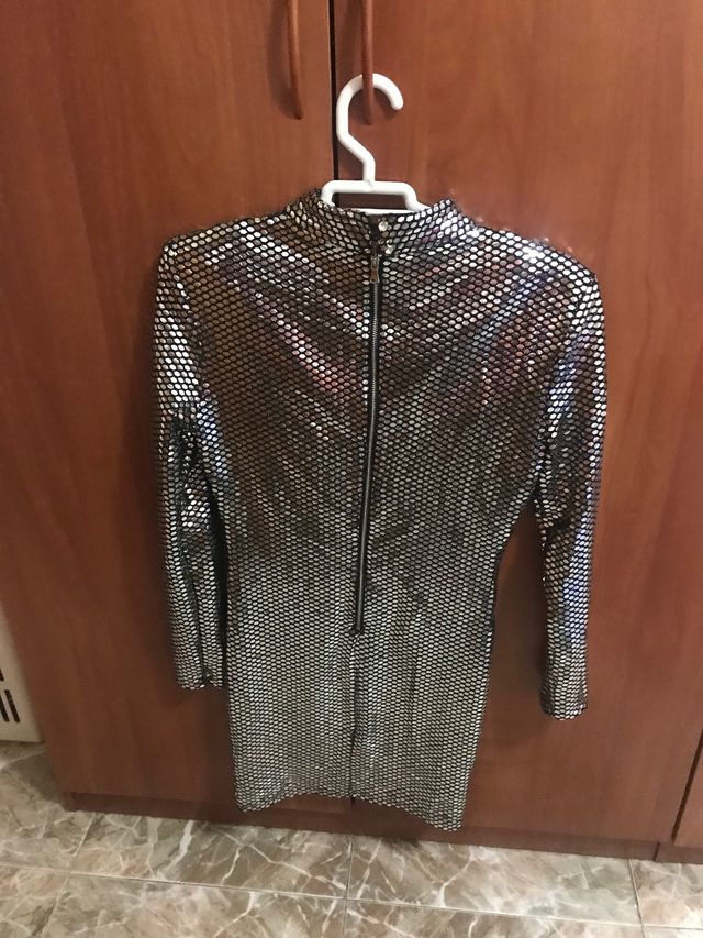 Vestido negro con brillos plata