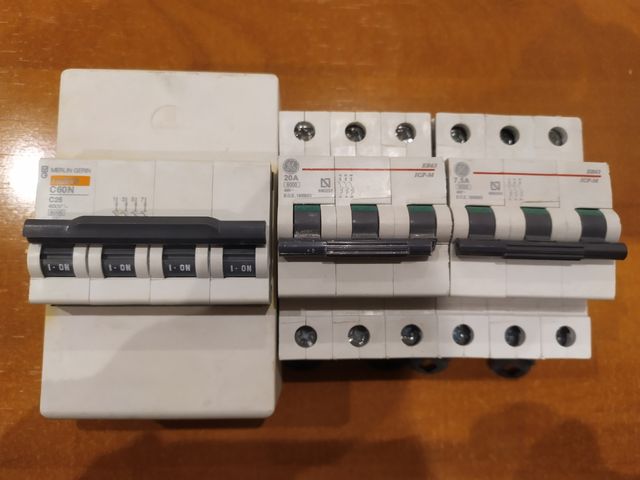 Contador trifásico interruptores magnetotermicos