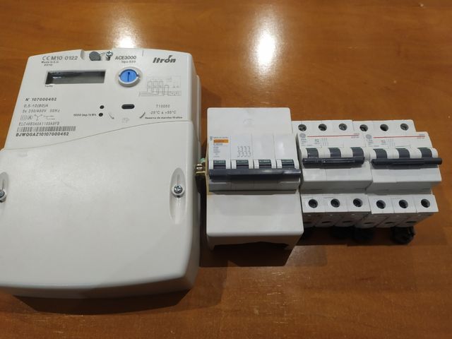 Contador trifásico interruptores magnetotermicos