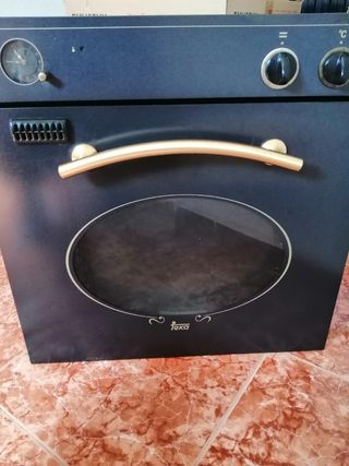 Horno Teka, con la resistencia de abajo rota de segunda mano por 30 EUR en  Molina de Segura en WALLAPOP