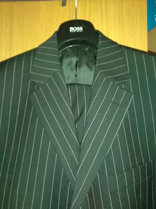 Traje de hombre HUGO BOSS del corte ingles de segunda mano por 35 EUR en  Cuarte de Huerva en WALLAPOP