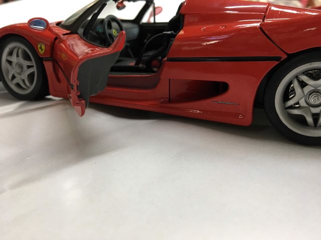 Coche FERRRI F-50
