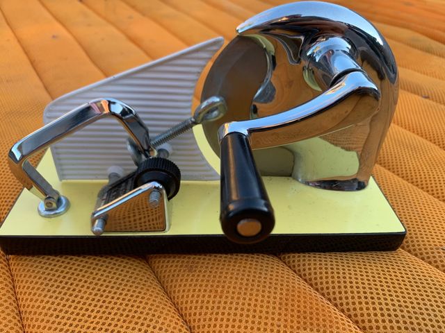 Antigua cortadora de fiambre bernar manual