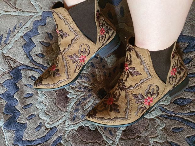 Botines eco Corina t.38 y Pañuelo Bijou Brigitte