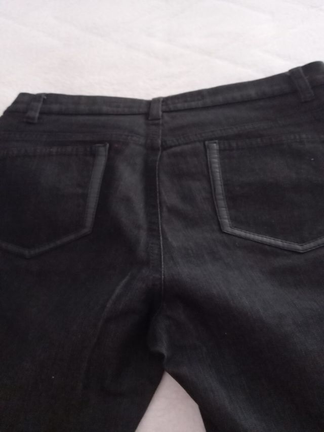 pantalon vaquero negro