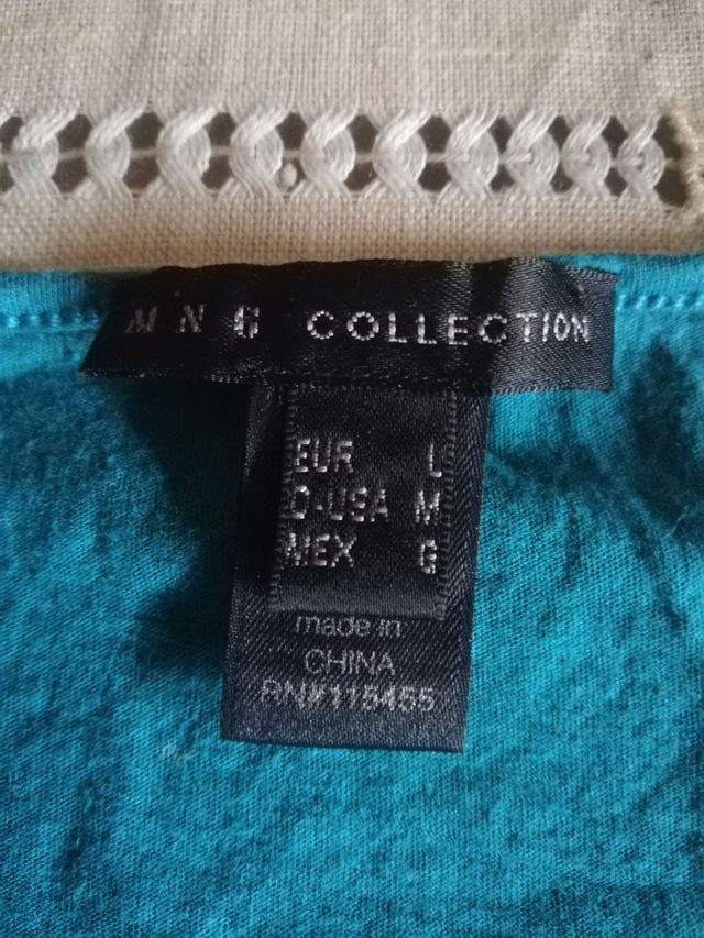 Camiseta con bonito escote de Mango