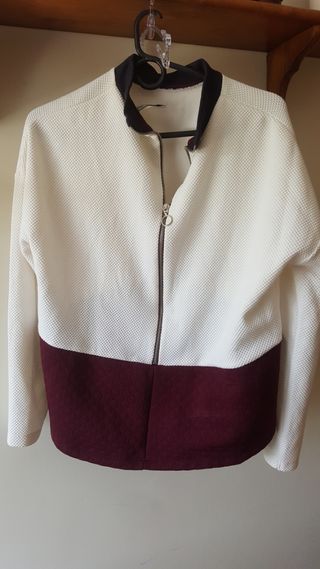 Jersey con cremallera Stradivarius de segunda mano por 12 EUR en Cuenca en  WALLAPOP