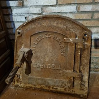 Puerta antigua de horno de segunda mano por 200 EUR en Aranjuez en WALLAPOP