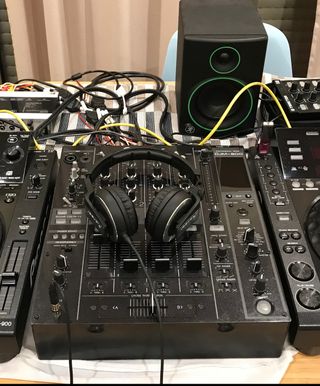 Mesa de mezclas Pioneer djm 800 de segunda mano por 820 EUR en Barcelona en  WALLAPOP
