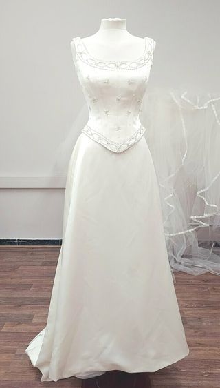 GANGA Vestido de novia de dos piezas de Pronovias de segunda mano por 75  EUR en Sabadell en WALLAPOP