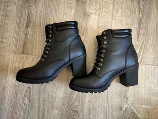 BOTINES NEGROS MARYPAZ de segunda mano por 9,95 EUR en Leganés en WALLAPOP