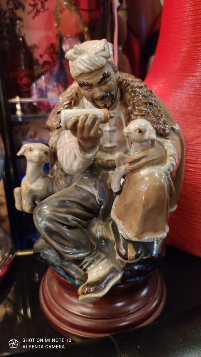 ANTIGUA FIGURA EN PORCELANA de segunda mano por 45 € en Ametzola en