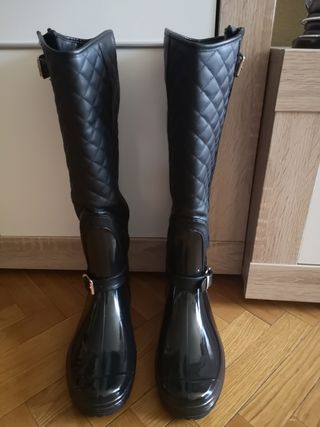 Botas de agua Mustang de segunda mano por 30 EUR en Palencia en WALLAPOP