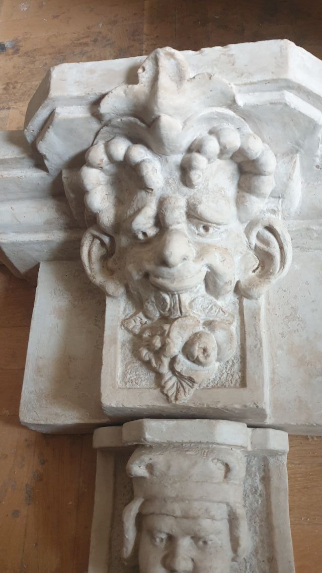 Chimenea estilo renacentista completa de segunda mano por 925 € en