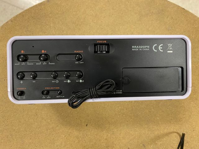 Oregon Scientific Reloj Radio Proyector