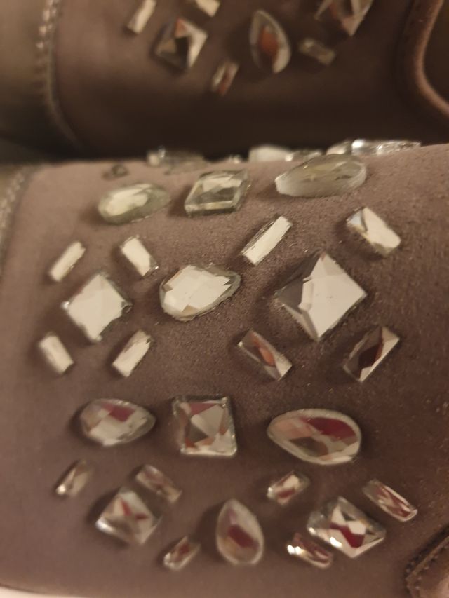 Color gris talla 39 con piedritas