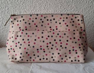 Neceser Primark de segunda mano por 3 EUR en Leganés en WALLAPOP