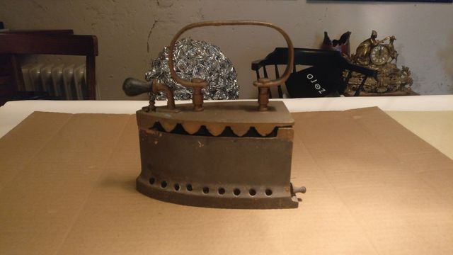 Plancha siglo XIX de carbón, hierro fundido.