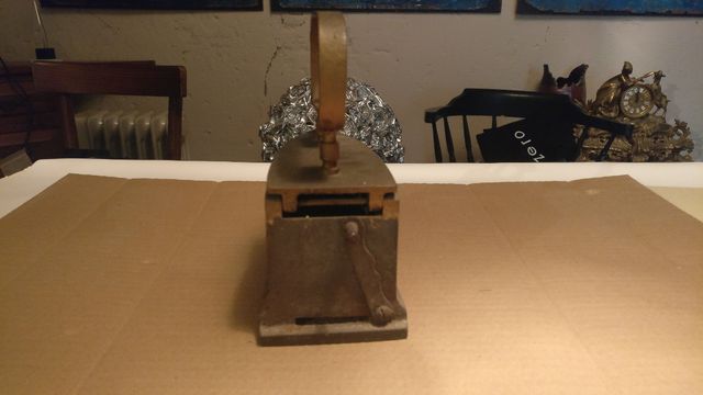 Plancha siglo XIX de carbón, hierro fundido.