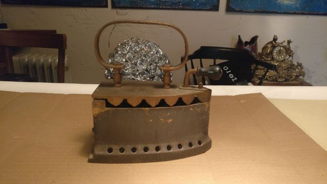 Plancha siglo XIX de carbón, hierro fundido.