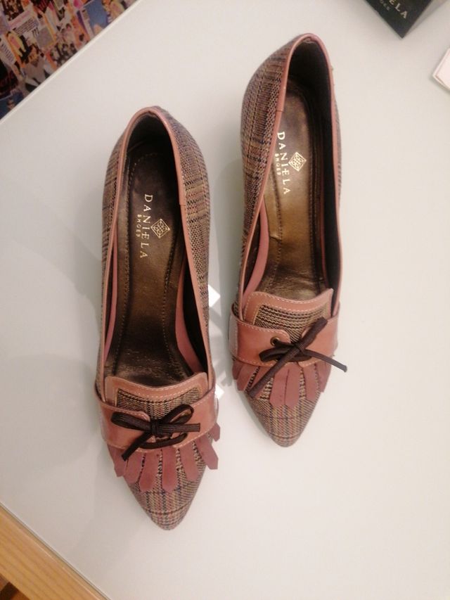 zapato tacón cuadritos rosa nude