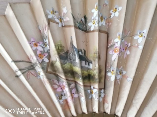 Abanico antiguo de seda