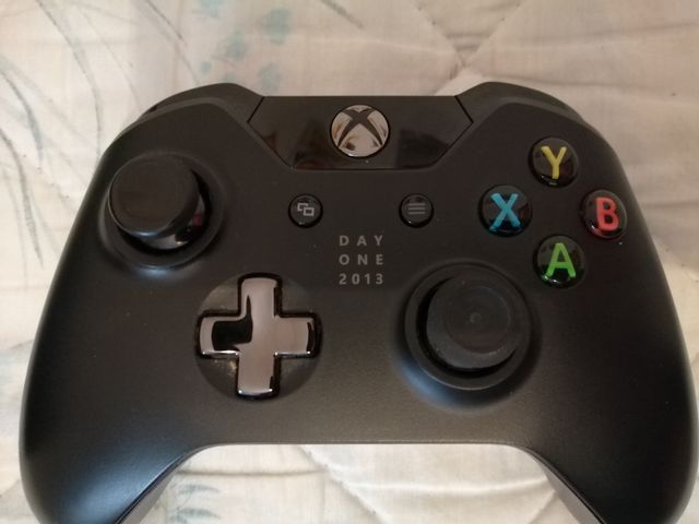 Vendo Xbox one Day one 2013