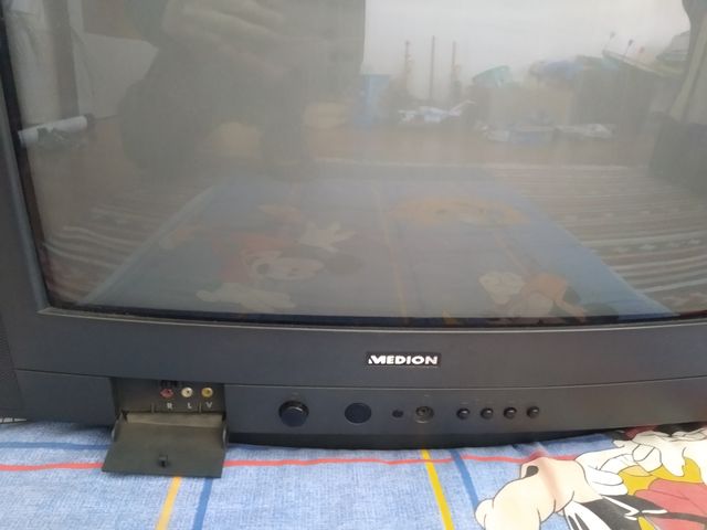 Televisor marca Medion 21 pulgadas