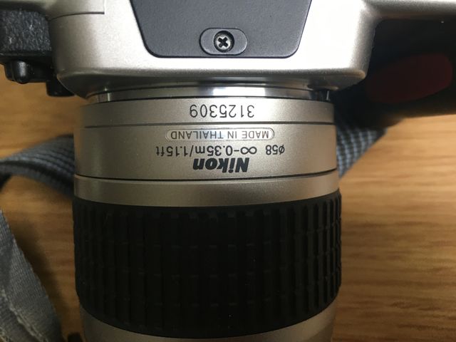 Cámara analogica Nikon F65 + Nikon AF 28-80mm.