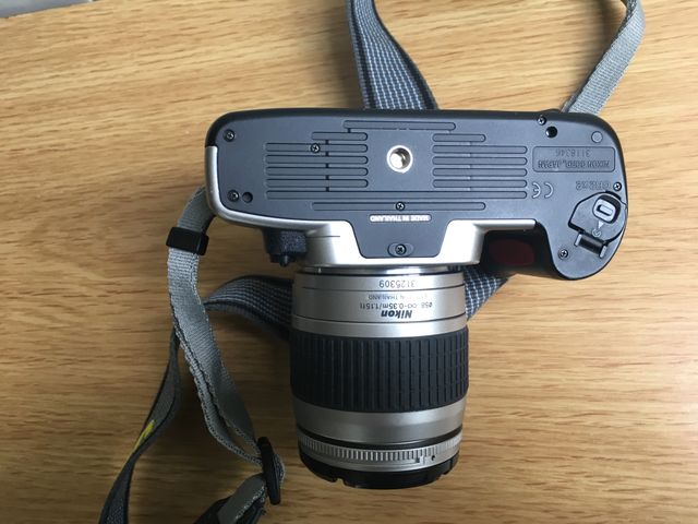 Cámara analogica Nikon F65 + Nikon AF 28-80mm.