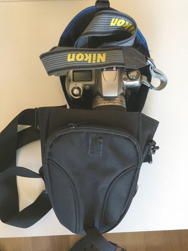 Cámara analogica Nikon F65 + Nikon AF 28-80mm.