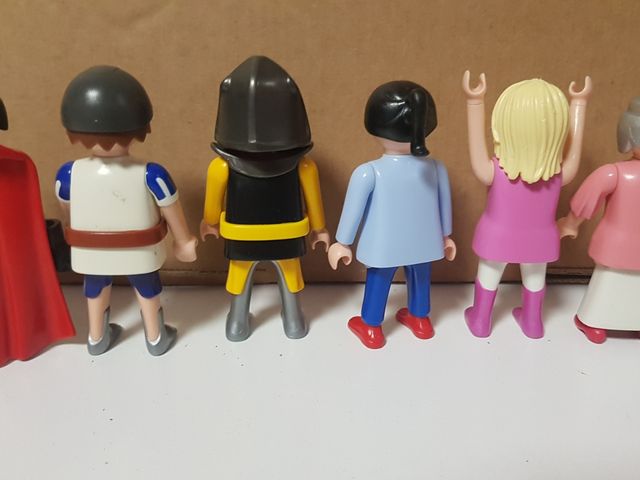 LOTE DE 6 PLAYMOBIL CHICOS Y CHICAS NUEVOS