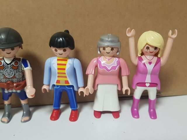 LOTE DE 6 PLAYMOBIL CHICOS Y CHICAS NUEVOS