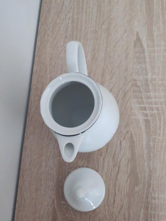 tetera cafetera jarra porcelana blanca vista