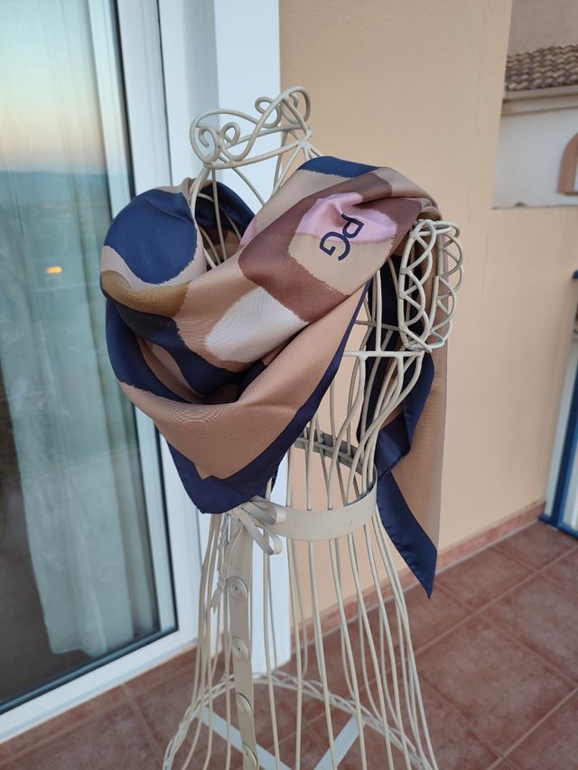 Pañuelo de seda Purificación García