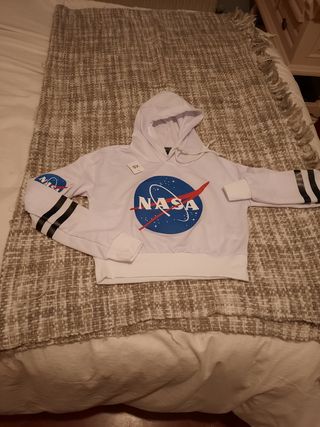 Sudadera NASA niña talla 8 de segunda mano por 10 EUR en A Coruña en  WALLAPOP