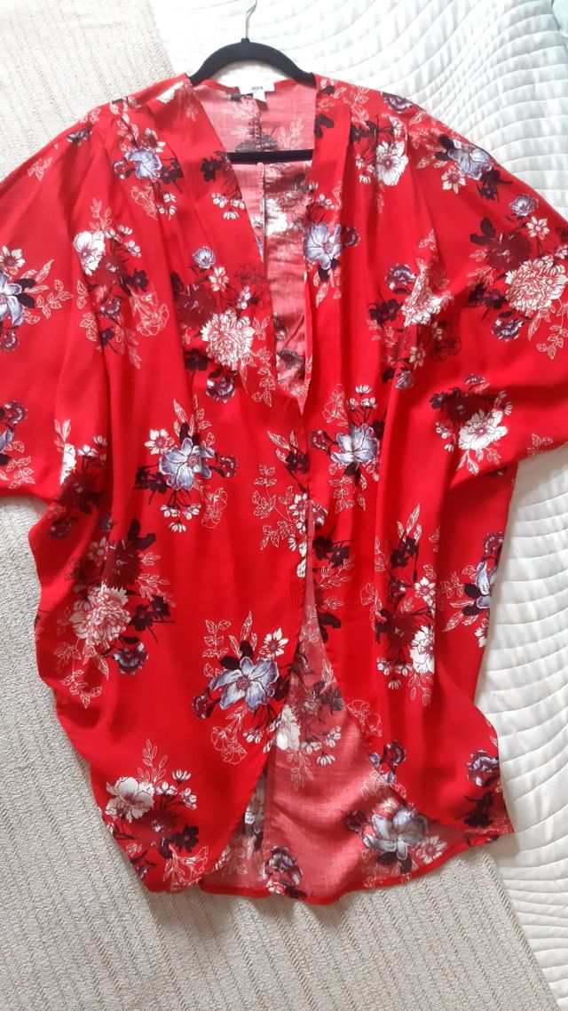 Kimono "Nueva Temporada". Nuevo con etiqueta.