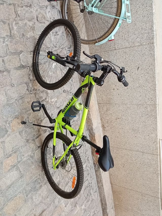 Bicicleta de montaña para niños de segunda mano por 60 € en Sevilla en WALLAPOP