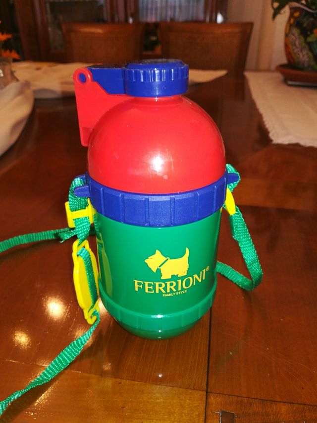 Bote nuevo de agua Ferrioni.