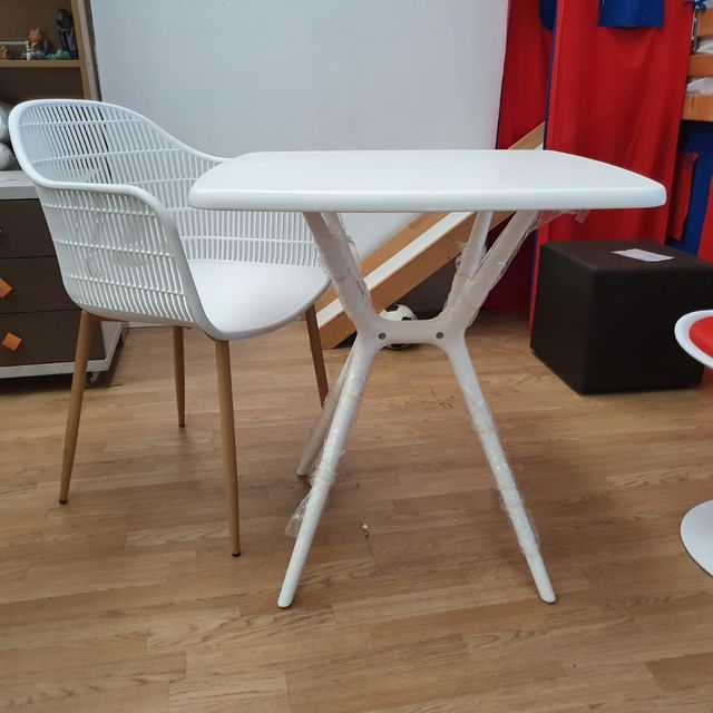 NUOVO tavolo all'aperto prima di 159€