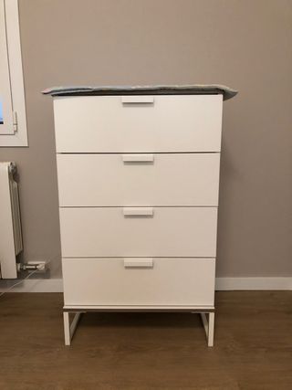 Mueble con cajones de segunda mano en WALLAPOP