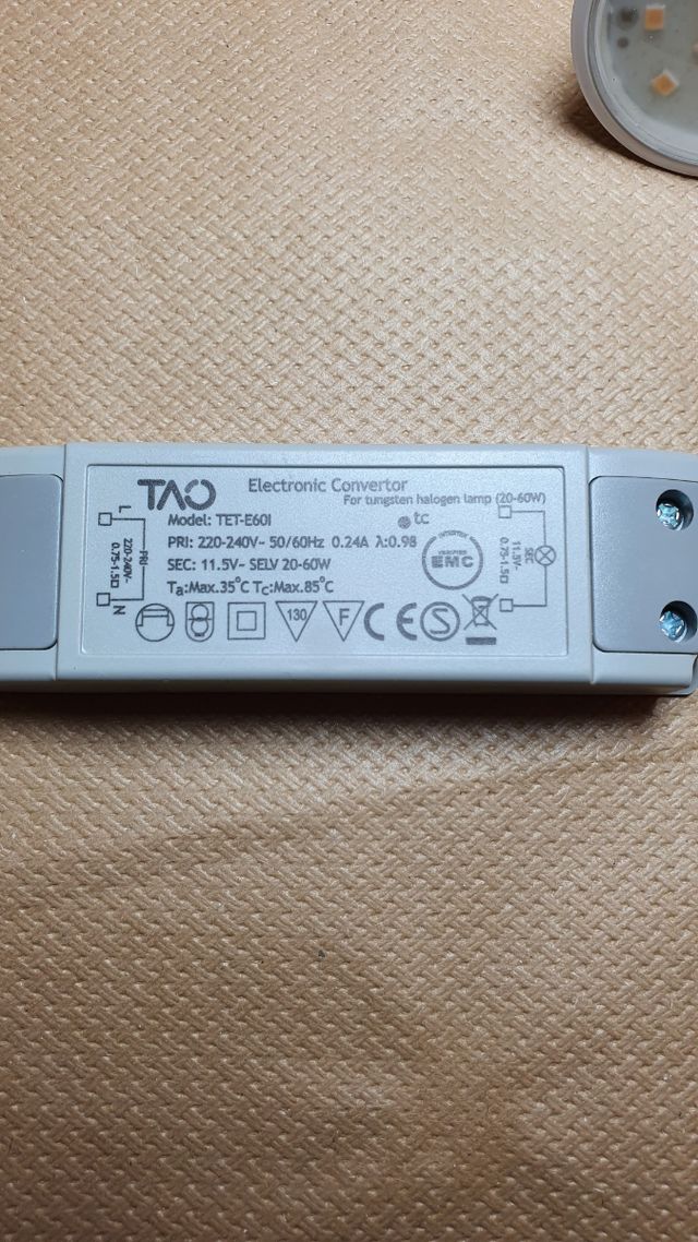 bombilla led gu 2,5wcon transformador