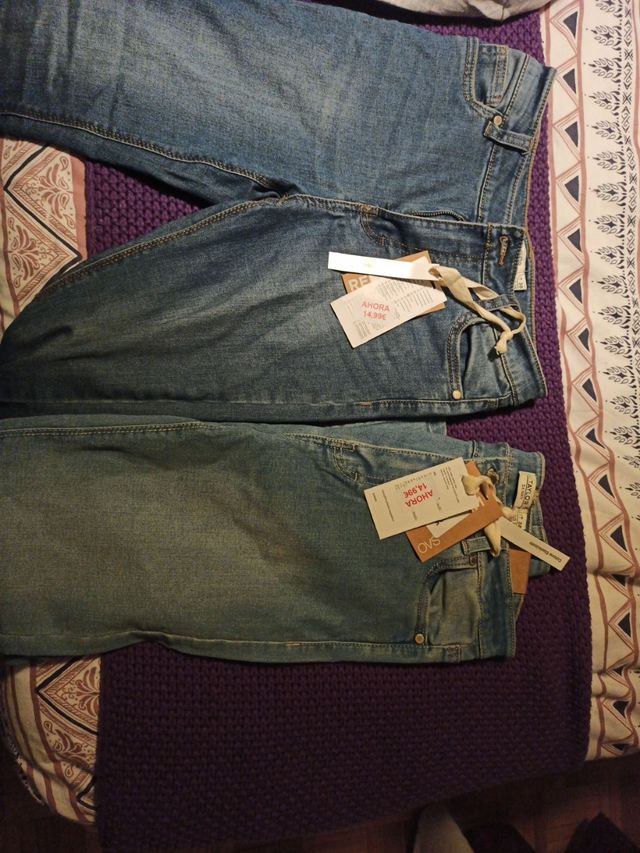 Vaqueros talla 34 sin estrenar.
