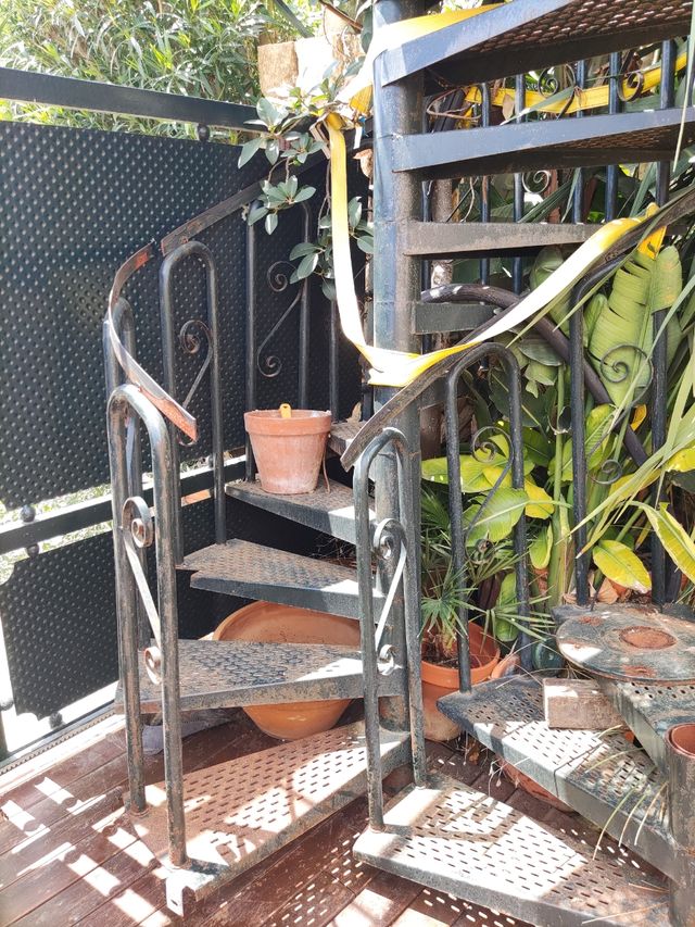 Escalera de Caracol de hierro forjado de segunda mano por 500 € en