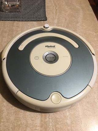 Roomba 520 de segunda mano por 40 EUR en Cornellà de Llobregat en WALLAPOP