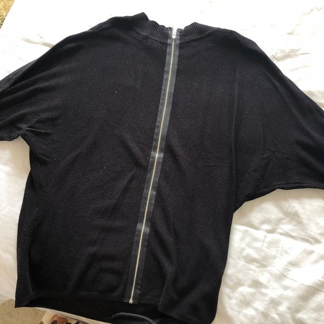 Jersey negro anchito