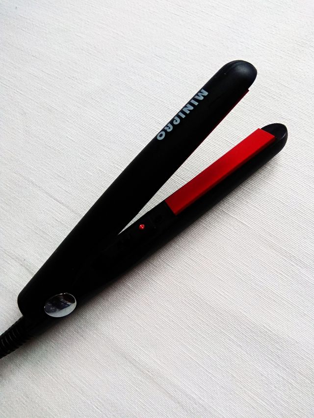 PIASTRA PER CAPELLI DA VIAGGIO