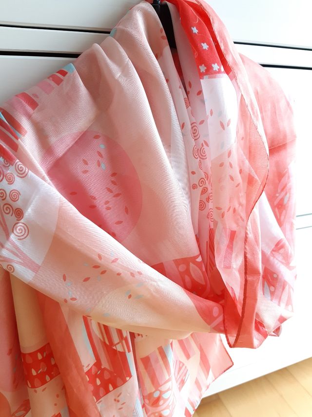 Pañuelo de seda bonito estampado 90x200