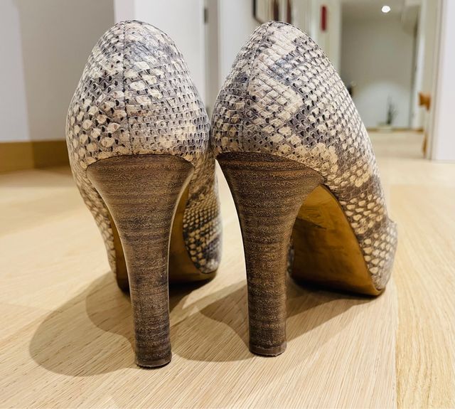 Zapatos imitación serpiente